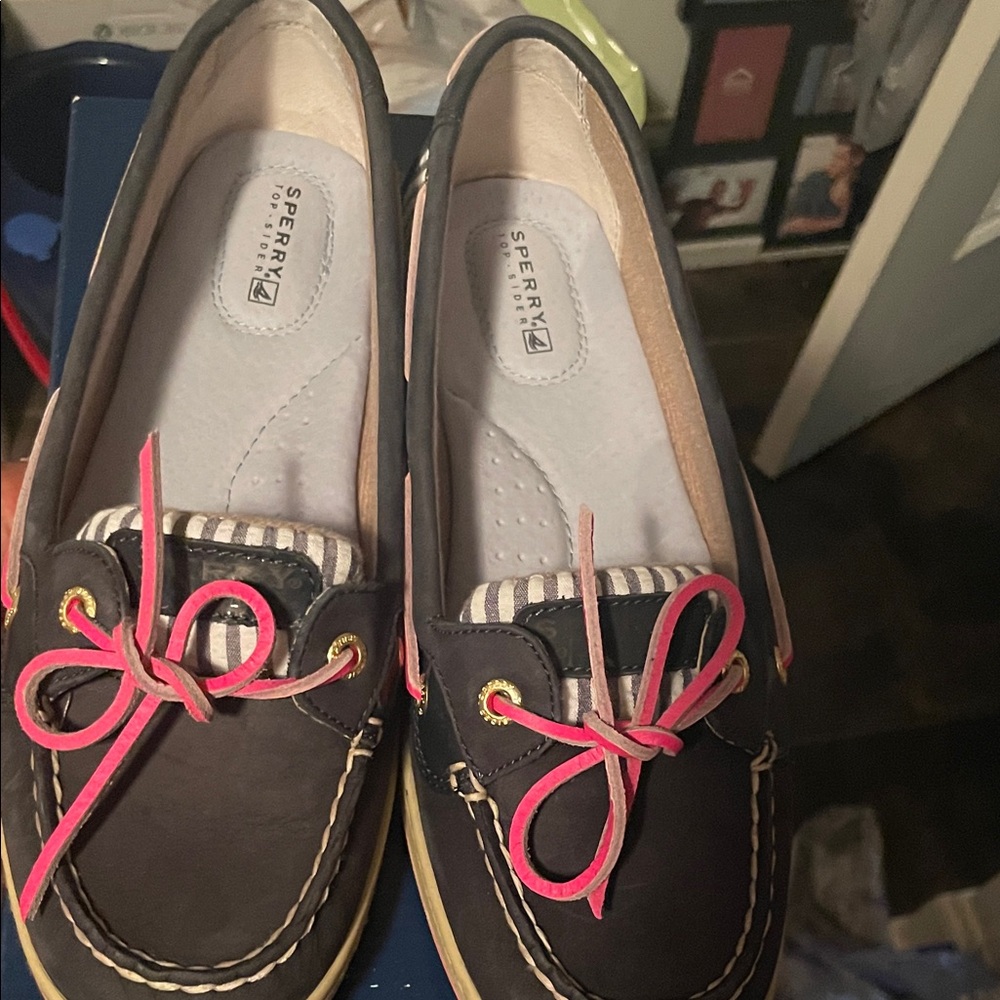 Sperry Women's Dark Blue Loafers with Pink Laces